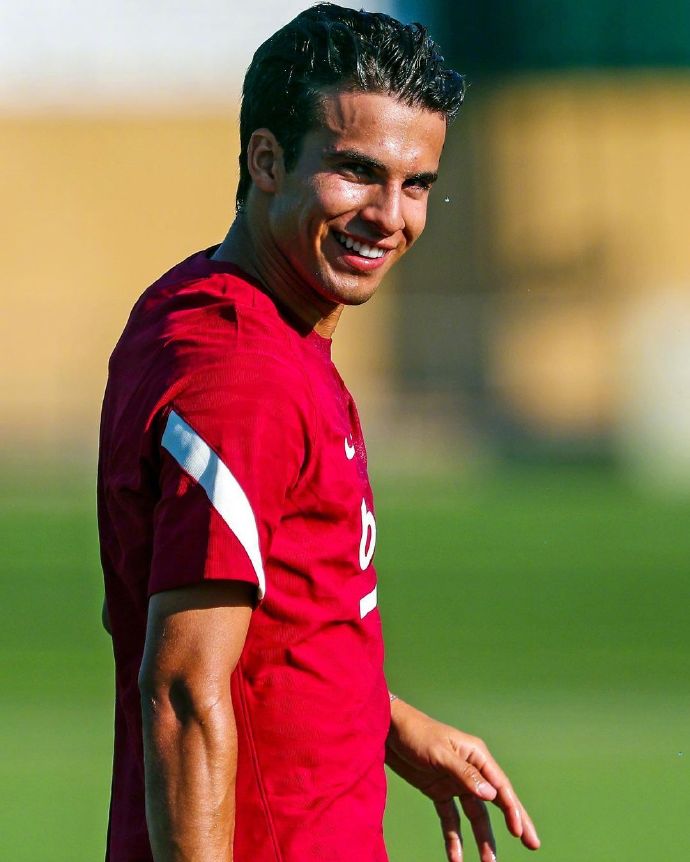 ليفربول وتوتنهام اليوممواجهة نارية في الدوري الإنجليزي